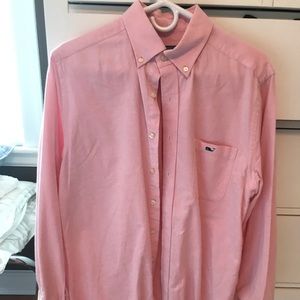 Pink vineyard vines shirt